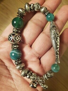 Artisan Green Agate Beaded Stretch Bracelet with Silver Accents GUC 7"